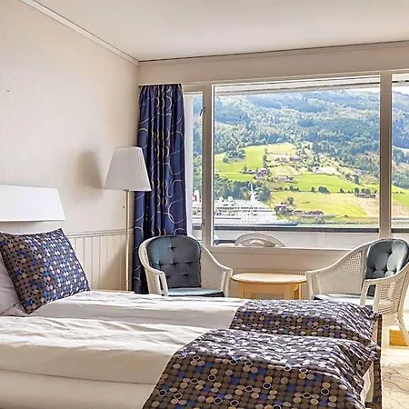 Fjordhotel 4* Olden