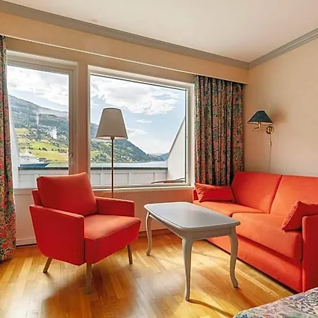 Fjordhotel 4* Olden